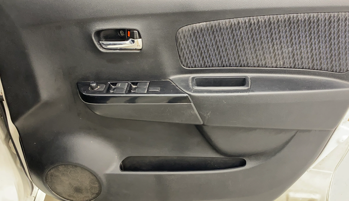 2015 Maruti Wagon R Stingray VXI, Petrol, Manual, 89,635 km, Driver Side Door Panels Control