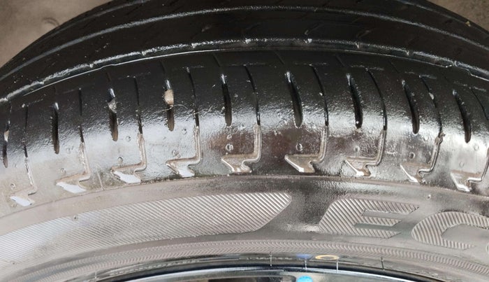 2022 Maruti IGNIS ZETA 1.2, Petrol, Manual, 13,780 km, Right Front Tyre Tread