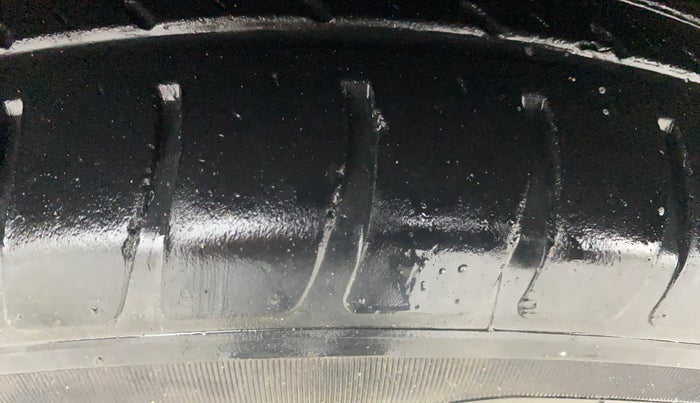 2013 Maruti Swift LDI, Diesel, Manual, 69,842 km, Left Front Tyre Tread