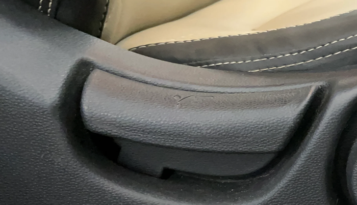 2017 Hyundai Creta SX PLUS AT 1.6 PETROL, Petrol, Automatic, 69,476 km, Driver Side Adjustment Panel
