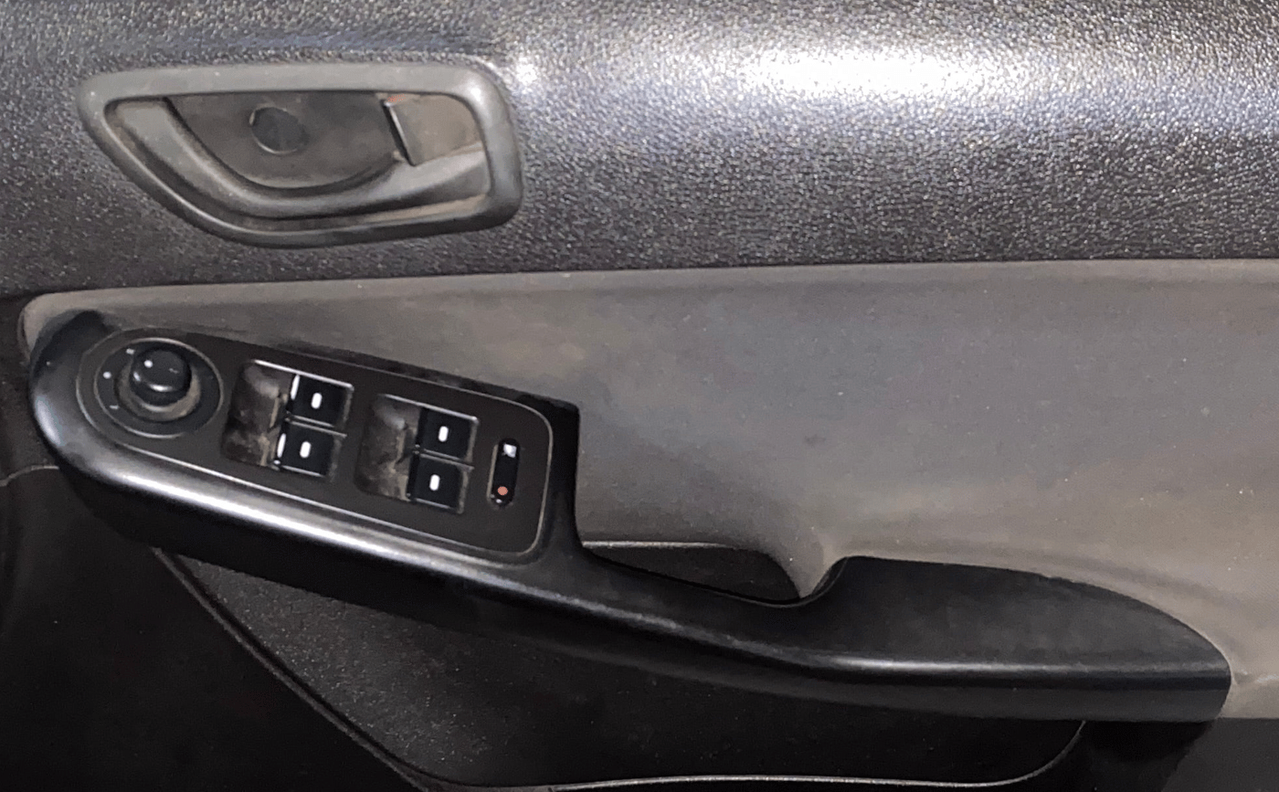 2015 Tata Zest XM PETROL, Petrol, Manual, 37,873 km, Driver Side Door Panels Control