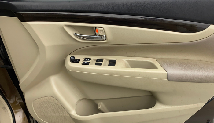 2017 Maruti Ciaz ALPHA  AT 1.4  PETROL, Petrol, Automatic, 18,819 km, Driver Side Door Panels Control