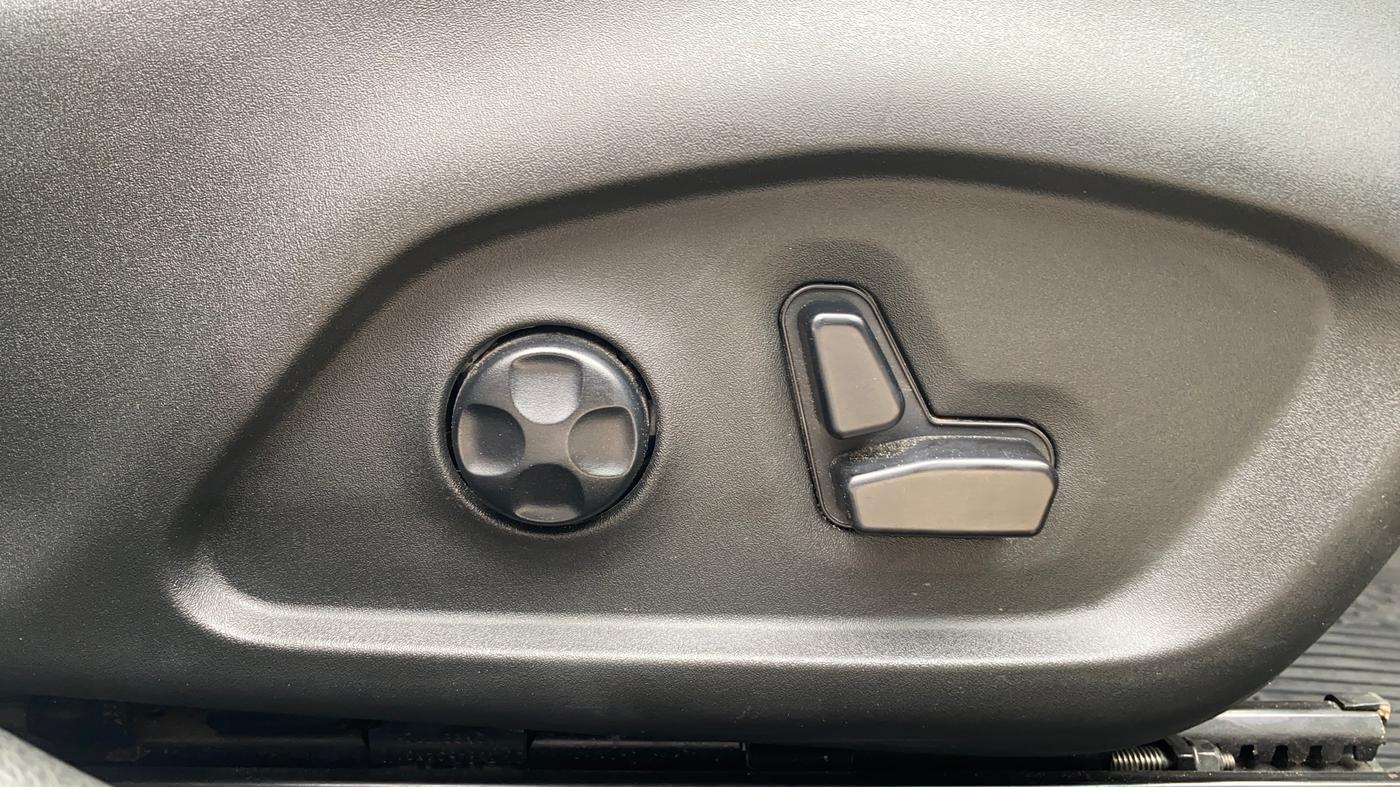 2023 Jeep Compass LIMITED (O) 2.0 DIESEL 4X4 AT, Diesel, Automatic, 57,861 km, Driver Side Adjustment Panel
