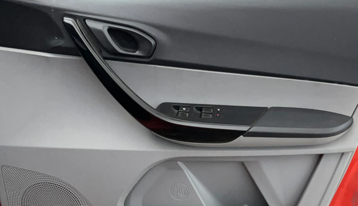 2020 Tata Tiago XT PETROL, Petrol, Manual, 34,785 km, Driver Side Door Panels Control