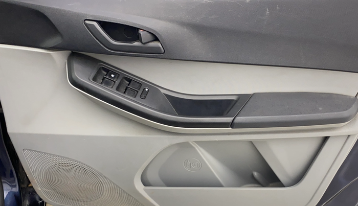 2022 Tata Tiago XT PETROL, Petrol, Manual, 77,087 km, Driver Side Door Panels Control
