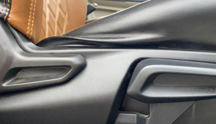 2022 Tata Tiago XZ PLUS PETROL, Petrol, Manual, 33,211 km, Driver Side Adjustment Panel
