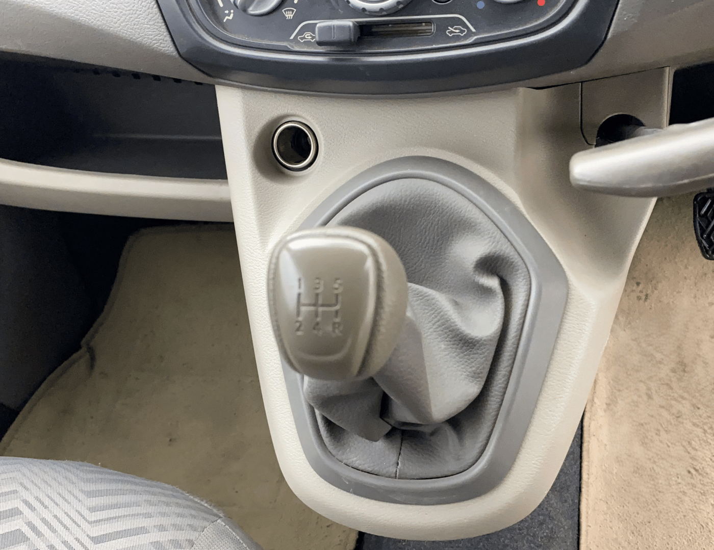 2015 Datsun Go T, Petrol, Manual, 14,826 km, Gear Lever