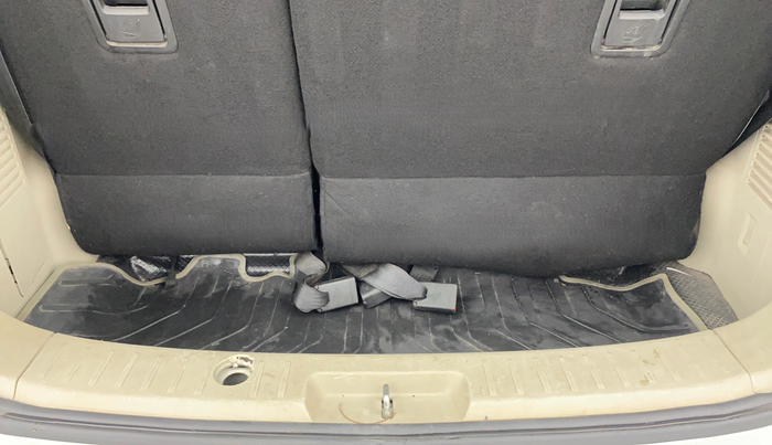 2019 Mahindra MARAZZO M2 8 STR, Diesel, Manual, 26,273 km, Boot Inside