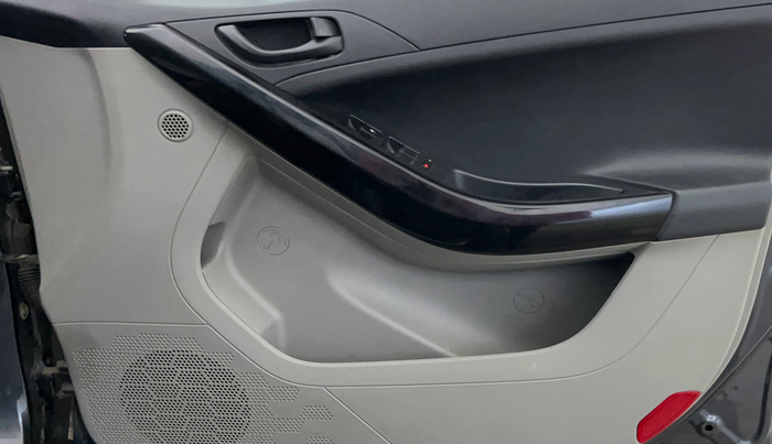 2019 Tata NEXON XMA PETROL, Petrol, Automatic, 51,646 km, Driver Side Door Panels Control