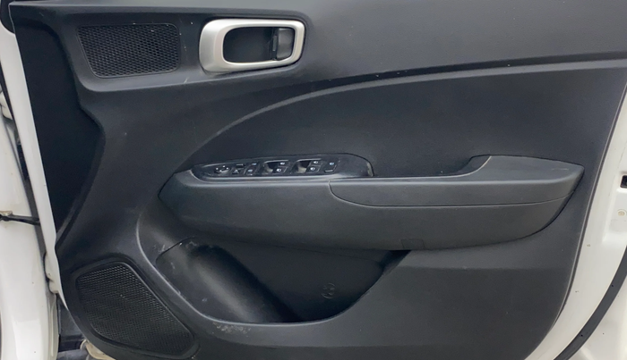 2019 Hyundai VENUE SX PLUS 1.0 TURBO DCT, Petrol, Automatic, 49,692 km, Driver Side Door Panels Control