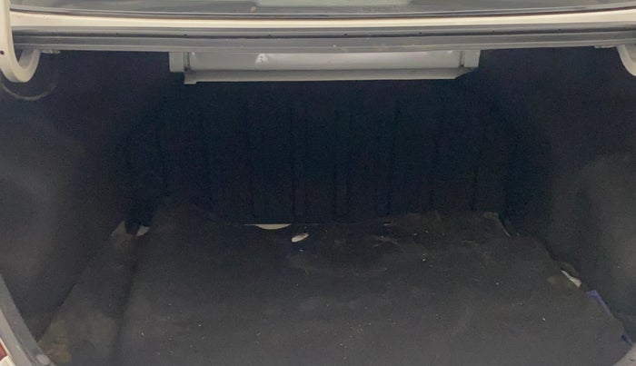 2017 Hyundai Verna 1.6 VTVT SX AT, Petrol, Automatic, 79,219 km, Boot Inside