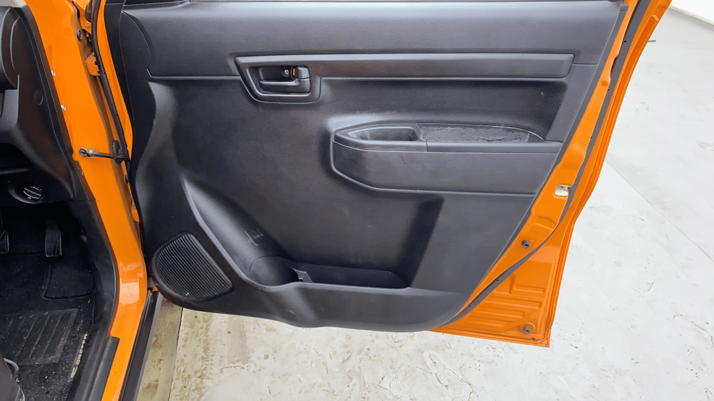 2019 Maruti S PRESSO VXI (O), Petrol, Manual, 27,079 km, Driver Side Door Panels Control