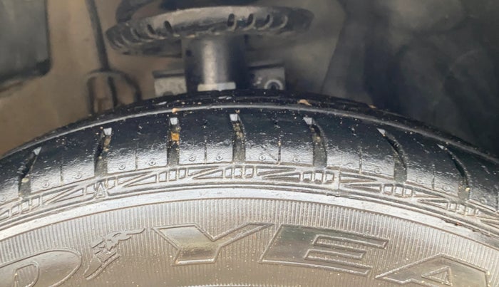 2015 Volkswagen Polo HIGHLINE1.2L, Petrol, Manual, 95,865 km, Right Front Tyre Tread