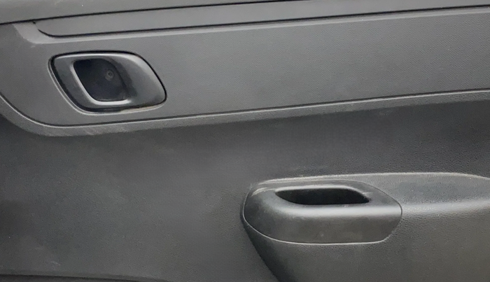 2020 Renault Kwid RXT 1.0 (O), Petrol, Manual, 11,219 km, Driver Side Door Panels Control