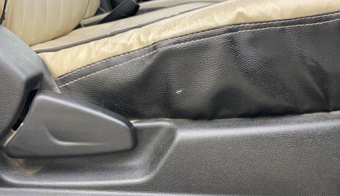 2020 Renault Kwid RXT 1.0 (O), Petrol, Manual, 11,219 km, Driver Side Adjustment Panel