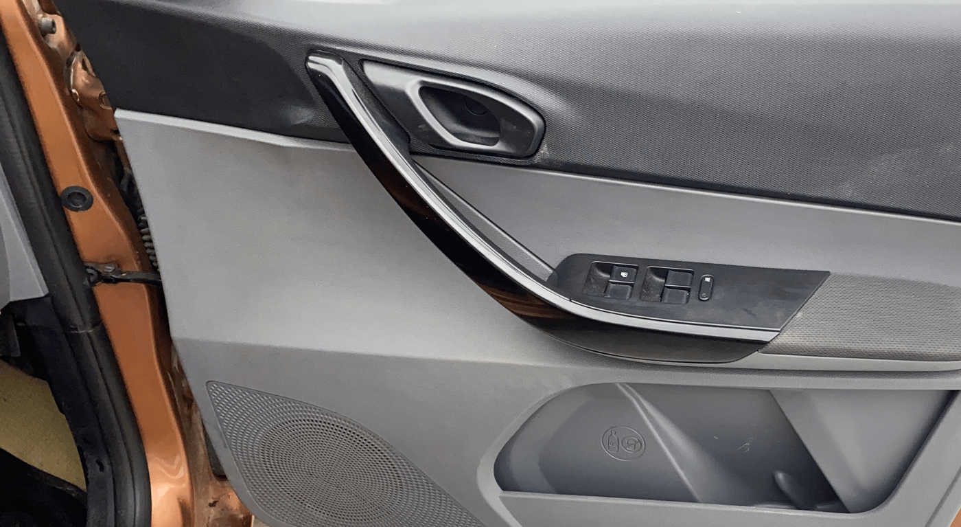 2017 Tata TIGOR XT PETROL, Petrol, Manual, 33,106 km, Driver Side Door Panels Control