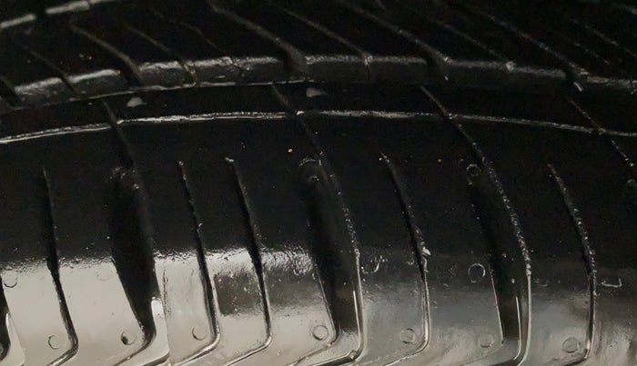 2016 Tata Zest XMS PETROL, Petrol, Manual, 49,072 km, Right Front Tyre Tread