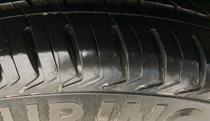 2016 Tata Zest XMS PETROL, Petrol, Manual, 49,072 km, Right Rear Tyre Tread