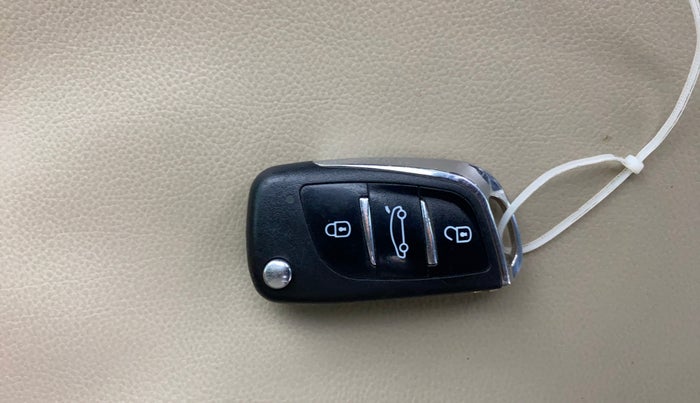 2016 Tata Zest XMS PETROL, Petrol, Manual, 49,072 km, Key Close Up