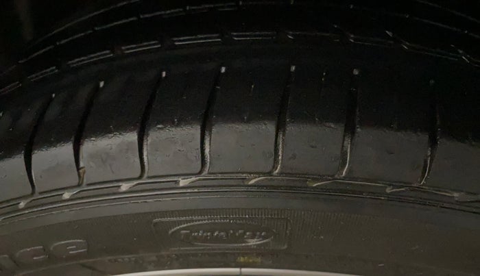 2017 Maruti Ciaz ALPHA 1.4 PETROL, Petrol, Manual, 45,028 km, Left Rear Tyre Tread