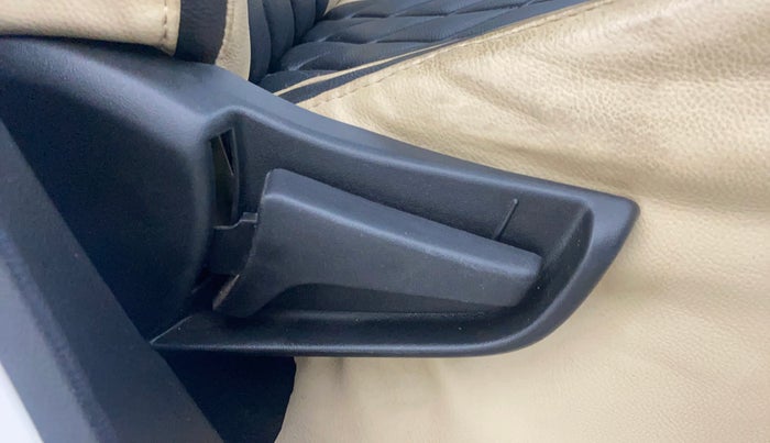 2022 Maruti S PRESSO VXI+, Petrol, Manual, 40,904 km, Driver Side Adjustment Panel