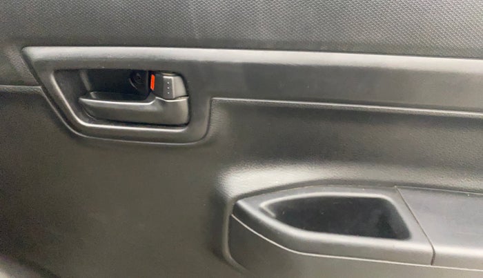 2022 Maruti S PRESSO VXI+, Petrol, Manual, 40,904 km, Driver Side Door Panels Control