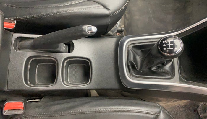 2021 Maruti S Cross ZETA 1.5, Petrol, Manual, 70,949 km, Gear Lever