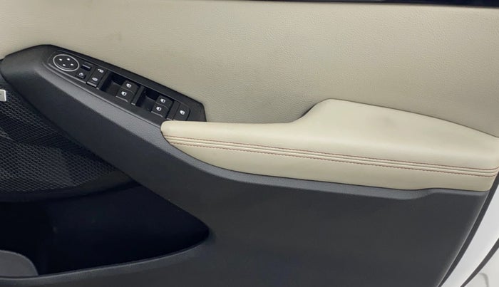 2019 KIA SELTOS GTX PLUS AT 1.5 DIESEL, Diesel, Automatic, 85,683 km, Driver Side Door Panels Control