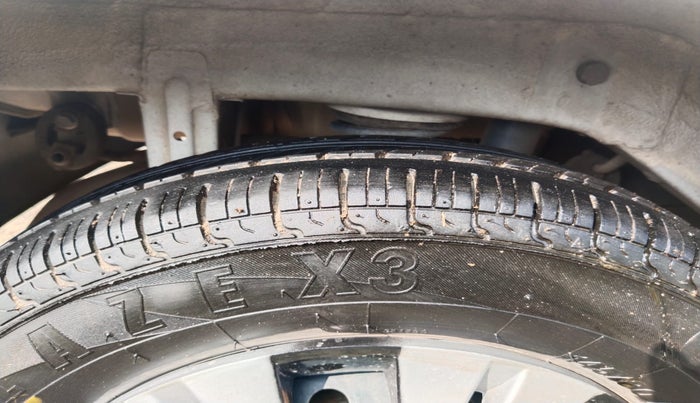 2020 Maruti Alto LXI, Petrol, Manual, 80,289 km, Right Front Tyre Tread
