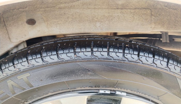 2020 Maruti Alto LXI, Petrol, Manual, 80,289 km, Left Front Tyre Tread