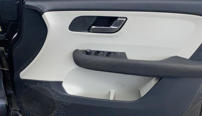 2021 Tata ALTROZ XZ PLUS PETROL, Petrol, Manual, 35,251 km, Driver Side Door Panels Control