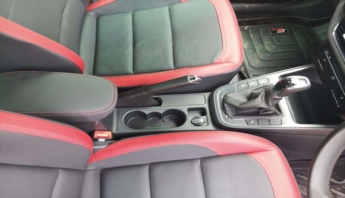2025 Skoda SLAVIA Monte Carlo 1.0L TSI AT, Petrol, Automatic, 1,523 km, Gear Lever