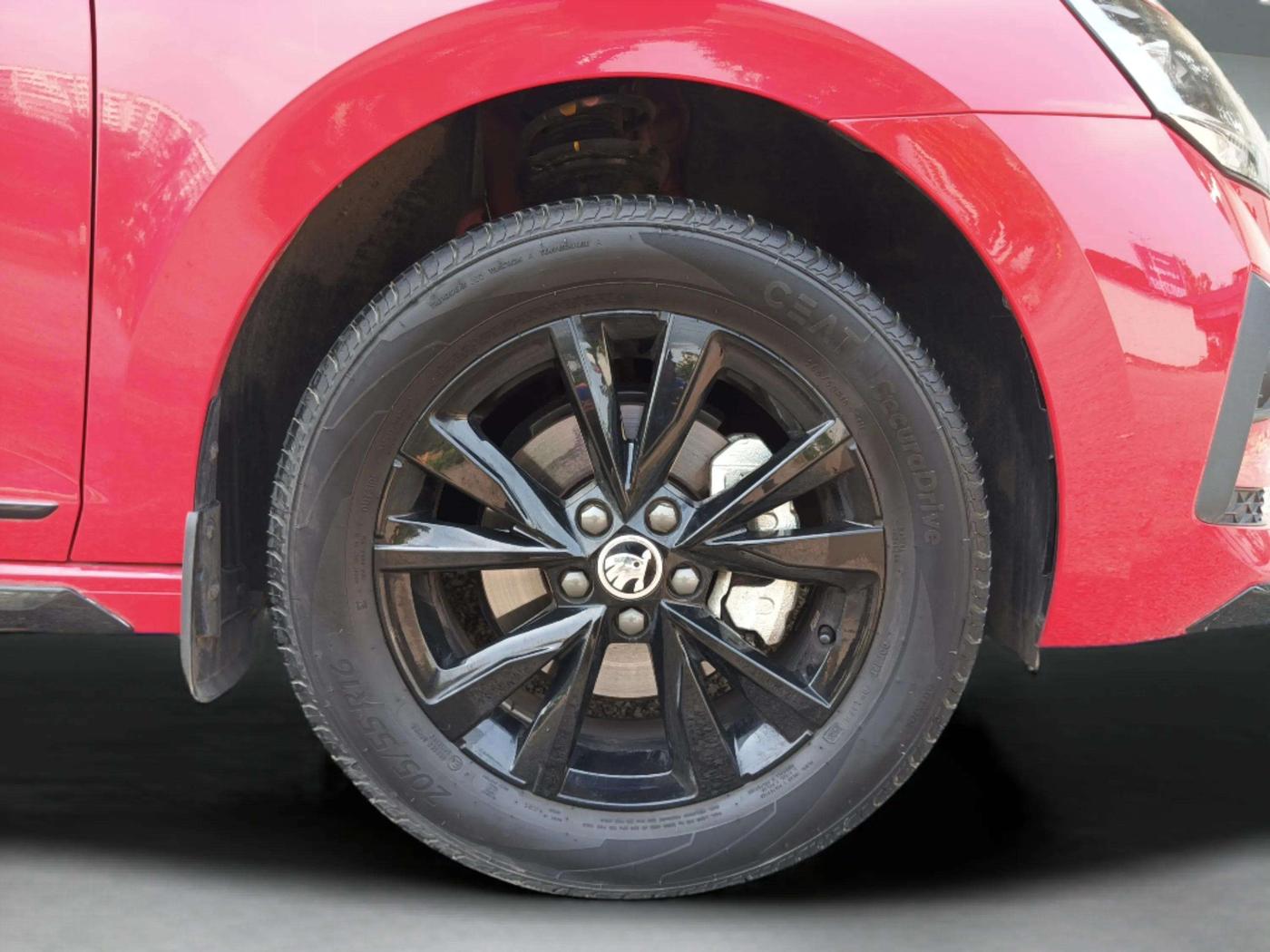2025 Skoda SLAVIA Monte Carlo 1.0L TSI AT, Petrol, Automatic, 1,523 km, Right Front Wheel