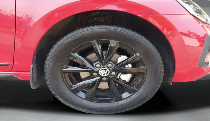 2025 Skoda SLAVIA Monte Carlo 1.0L TSI AT, Petrol, Automatic, 1,523 km, Right Front Wheel