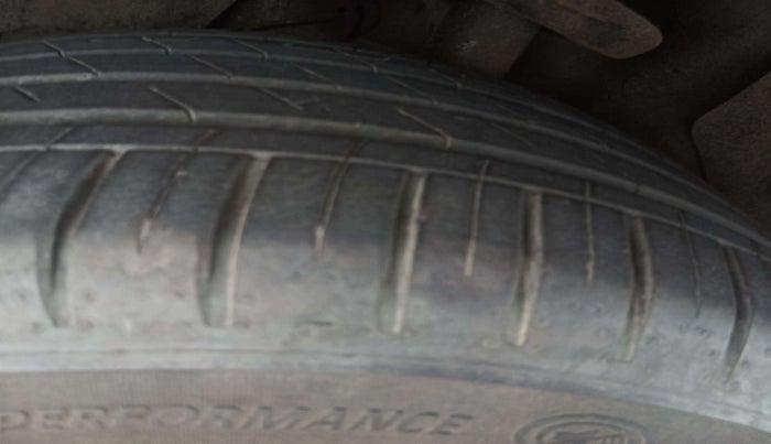 2022 MG HECTOR PLUS SHARP 1.5 PETROL TURBO CVT 6-STR, Petrol, Automatic, 10,957 km, Right Front Tyre Tread