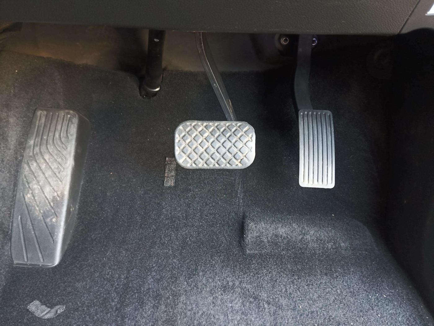 2022 MG HECTOR PLUS SHARP 1.5 PETROL TURBO CVT 6-STR, Petrol, Automatic, 10,957 km, Pedals
