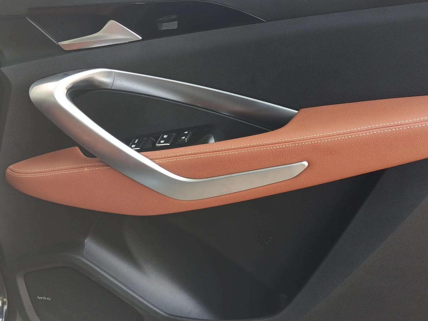 2022 MG HECTOR PLUS SHARP 1.5 PETROL TURBO CVT 6-STR, Petrol, Automatic, 10,957 km, Driver Side Door Panels Control