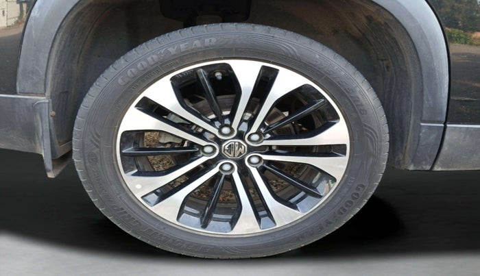 2022 MG HECTOR PLUS SHARP 1.5 PETROL TURBO CVT 6-STR, Petrol, Automatic, 10,957 km, Right Rear Wheel