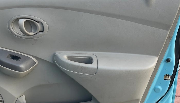 2014 Datsun Go T, Petrol, Manual, 45,902 km, Driver Side Door Panels Control