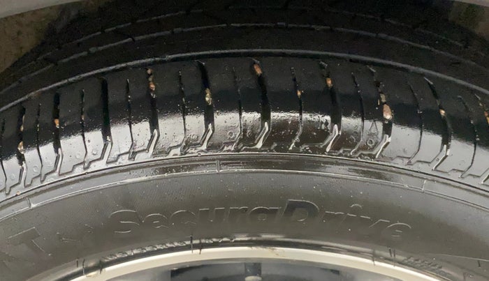 2019 Hyundai Verna 1.6 VTVT SX, CNG, Manual, 88,114 km, Left Rear Tyre Tread