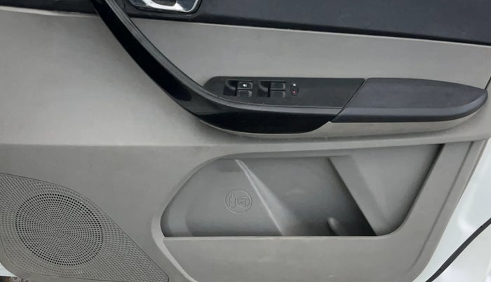 2018 Tata Tiago XZ PETROL, Petrol, Manual, 96,633 km, Driver Side Door Panels Control