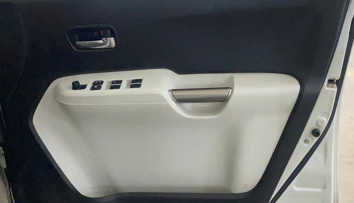 2017 Maruti IGNIS DELTA 1.2 AMT, Petrol, Automatic, 34,088 km, Driver Side Door Panels Control