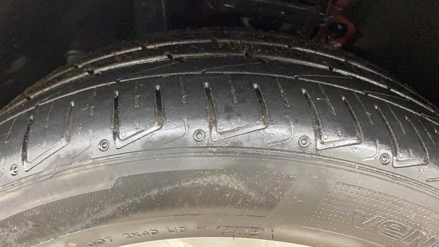 2020 Volkswagen TIGUAN ALL SPACE 2.0 TSI, Petrol, Automatic, 36,232 km, Left Front Tyre Tread