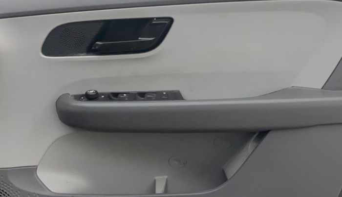 2021 Tata ALTROZ XT PETROL, Petrol, Manual, 48,209 km, Driver Side Door Panels Control