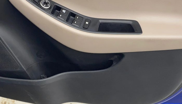 2016 Hyundai Elite i20 SPORTZ 1.2, Petrol, Manual, 69,634 km, Driver Side Door Panels Control