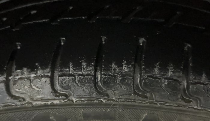 2017 Maruti Alto K10 VXI, Petrol, Manual, 27,693 km, Left Rear Tyre Tread