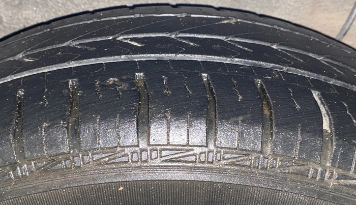 2013 Hyundai i20 SPORTZ 1.2, Petrol, Manual, 53,130 km, Right Front Tyre Tread