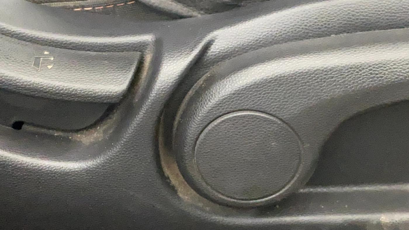 2016 Hyundai i20 Active 1.2 S, Petrol, Manual, 59,577 km, Driver Side Adjustment Panel