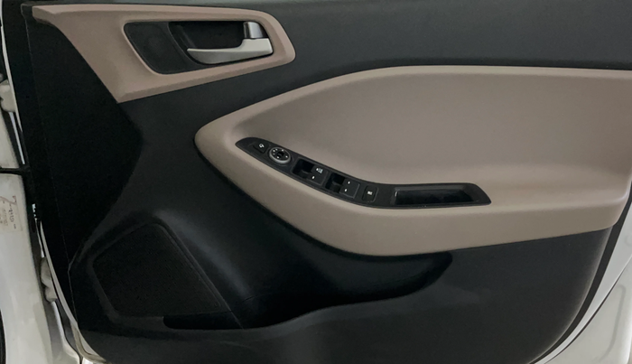 2018 Hyundai Elite i20 ASTA 1.2, Petrol, Manual, 62,253 km, Driver Side Door Panels Control