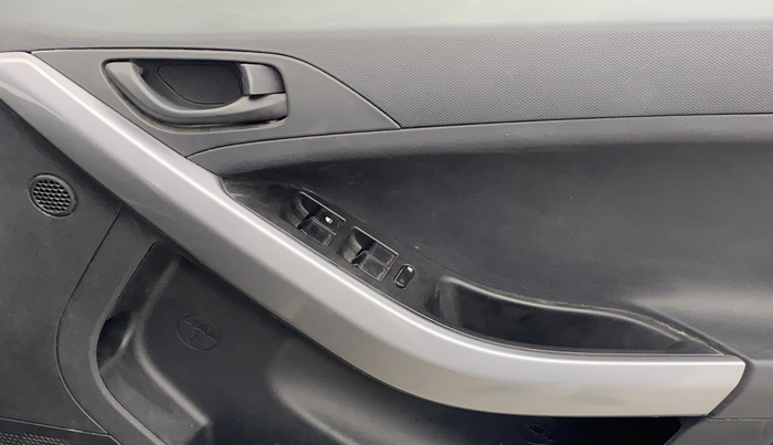 2023 Tata NEXON XM SUNROOF PETROL, Petrol, Manual, 20,850 km, Driver Side Door Panels Control